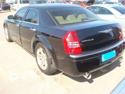 山寨豪車夢碎街頭 大眾途觀改裝勞斯萊斯，一場虛驚背后的反思